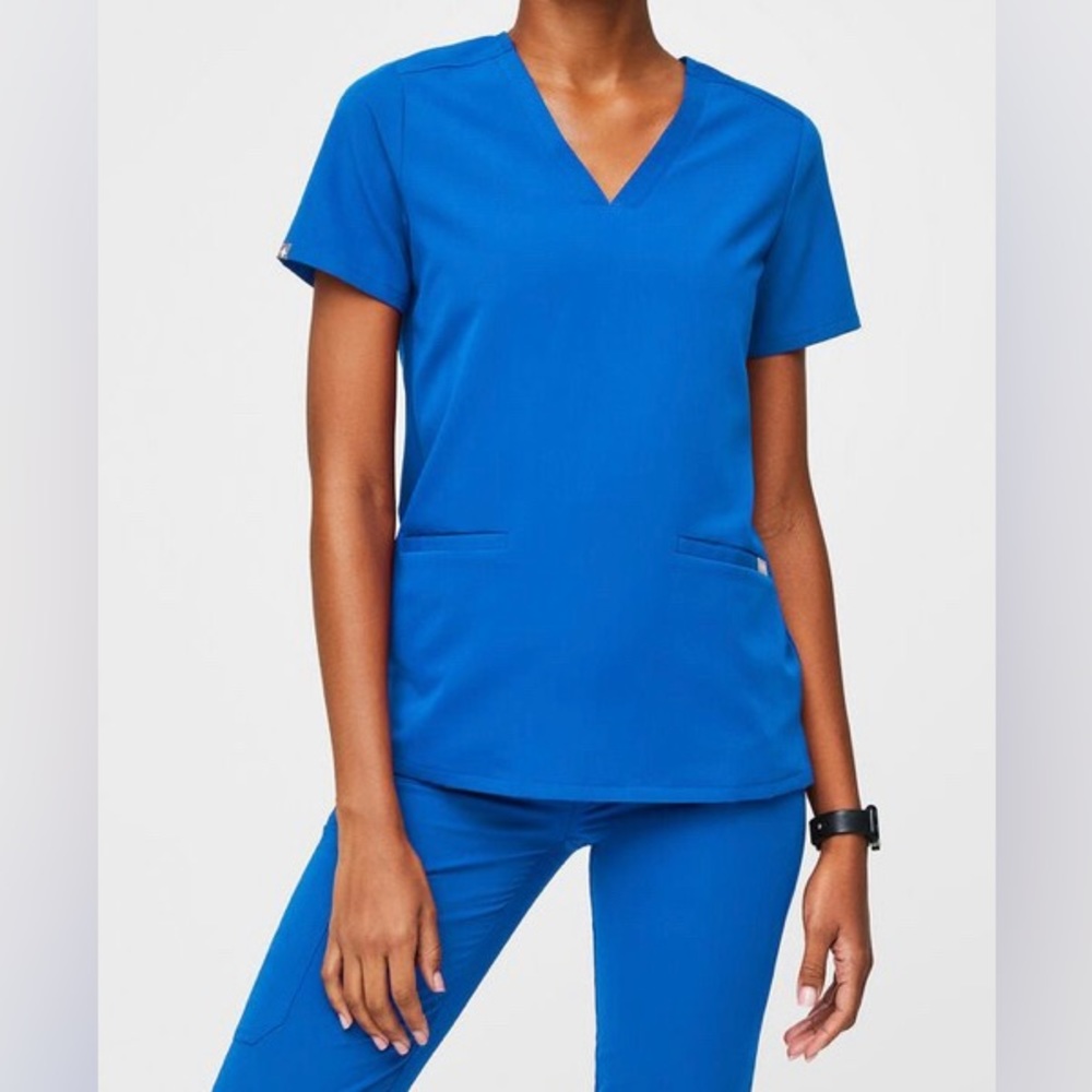 Casma™ Three-Pocket Scrub Top - Royal Blue